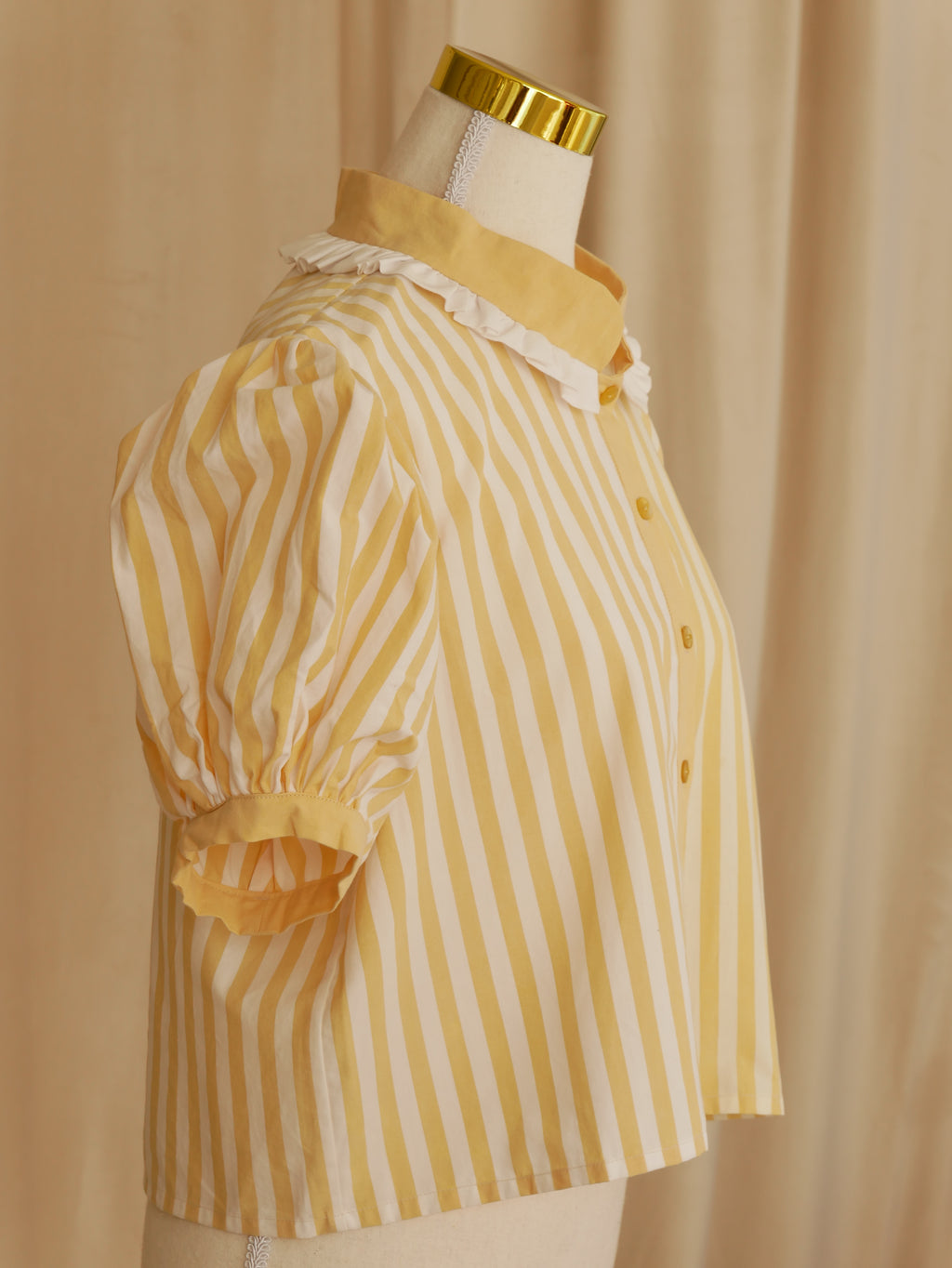 Buttercup Stripe Ruffled Collar Crop