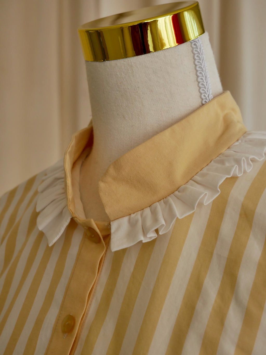 Buttercup Stripe Ruffled Collar Crop