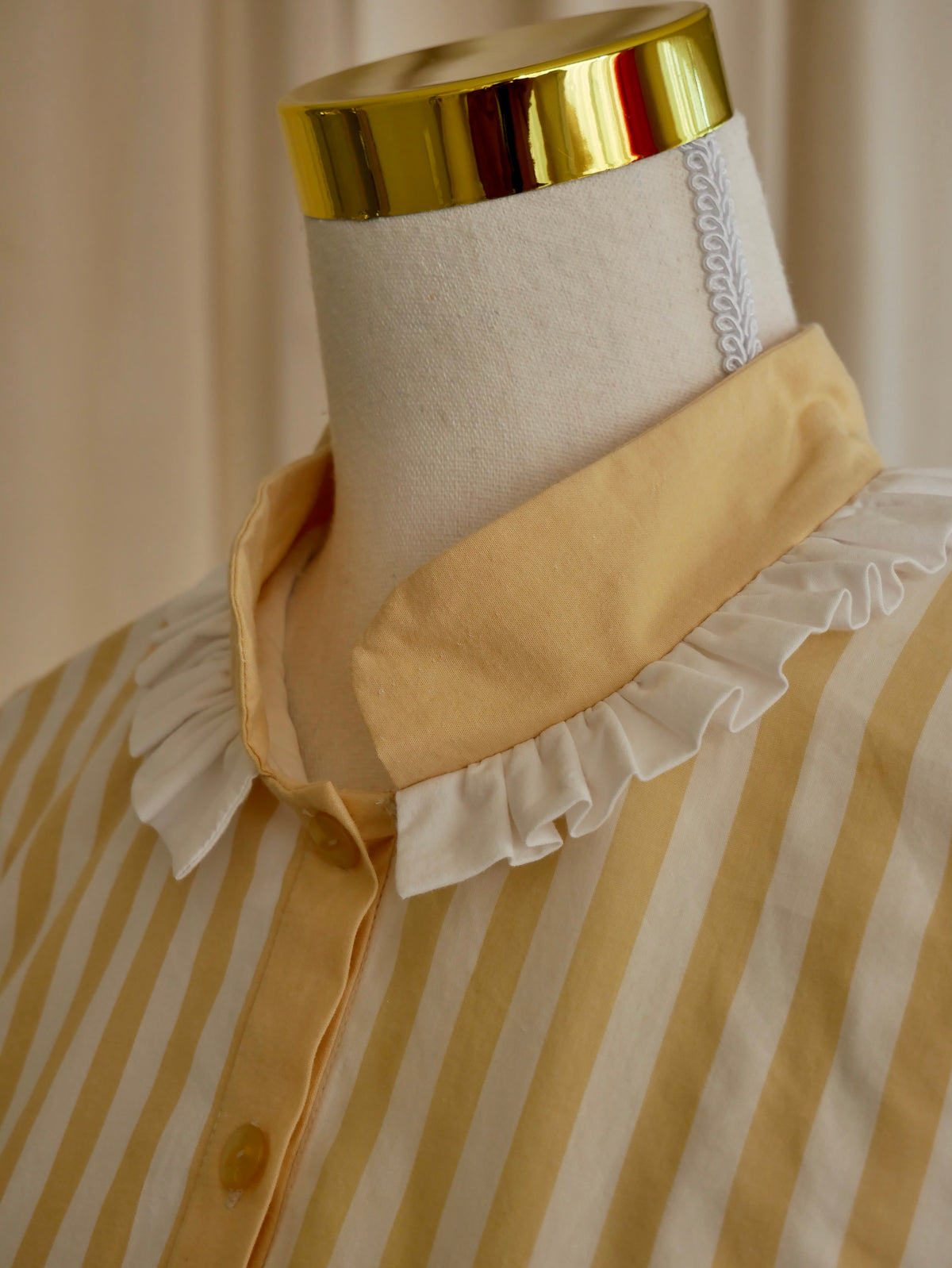 Buttercup Stripe Ruffled Collar Crop